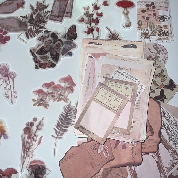 120Pieces Vintage Scrapbook Supplies Pack for Junk Journal Planners DIY Paper - Picture 3 of 8